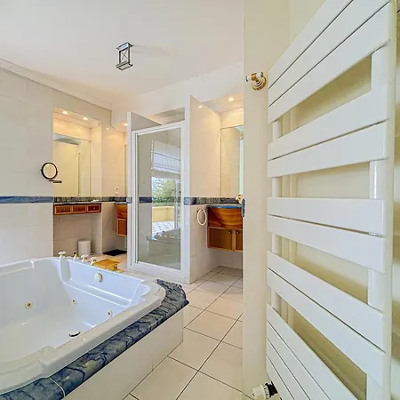 Mont Boron - Wifi, Ac, 4 Pers, Piscine, Parking Lägenhet Nice