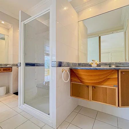 Mont Boron - Wifi, Ac, 4 Pers, Piscine, Parking Lägenhet