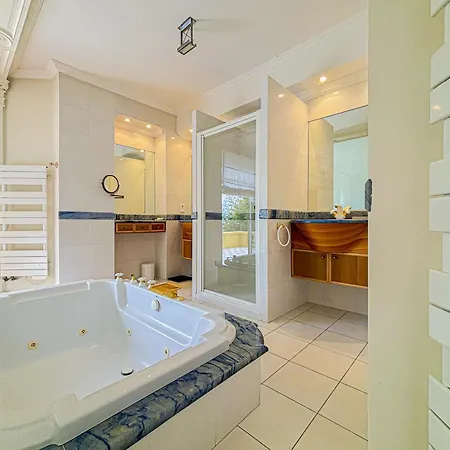 Lägenhet Mont Boron - Wifi, Ac, 4 Pers, Piscine, Parking Nice